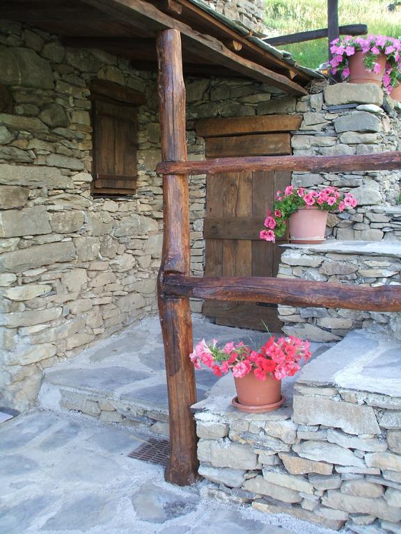 Agriturismo La Fontana Dell'Olmo Hotel Molini di Triora Exterior foto